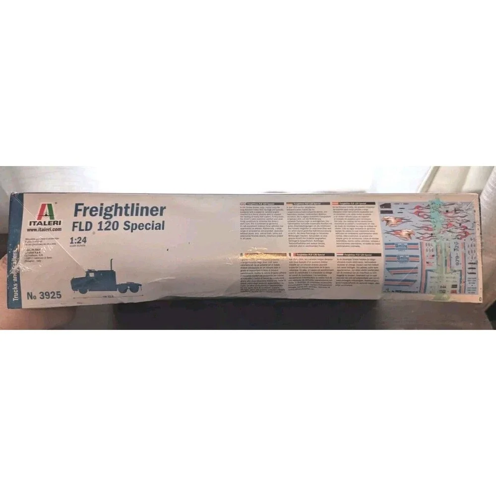 Italeri Freightliner Fld 120 Special 	 ITA3925 SEALED NEW - READ DESCRIPTION